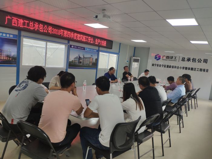 聚会现场。。。。。。陈华蓉 摄.jpg