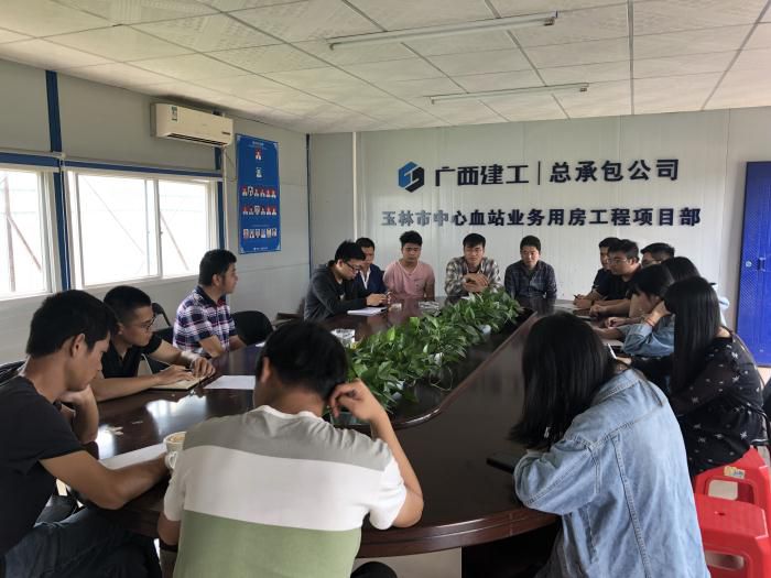 3聚会现场。。。。。。李宁 摄_700x525.jpg