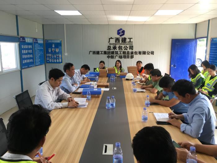 1.1聚会现场。。。。。。。覃洪浩 摄700.jpg