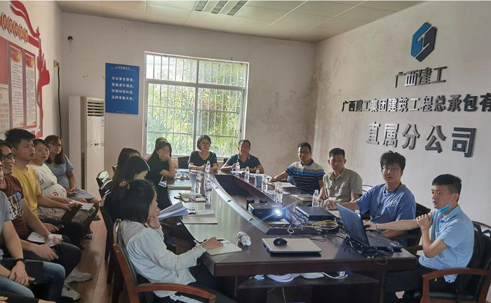 聚会现场。。。。。。。 陆黎婷 摄.jpg