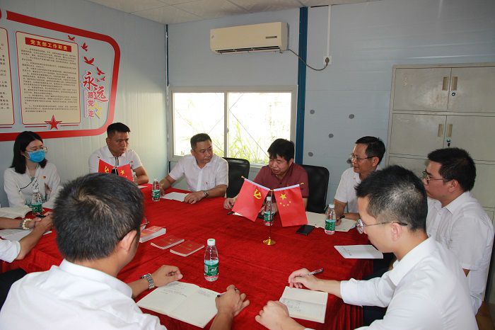 聚会现场。。。。。。。邓灿滨 摄.JPG