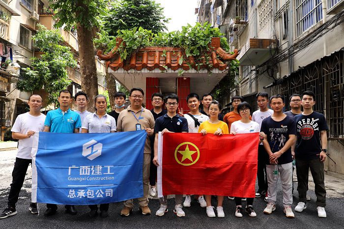 7.公司自愿效劳队合影.JPG