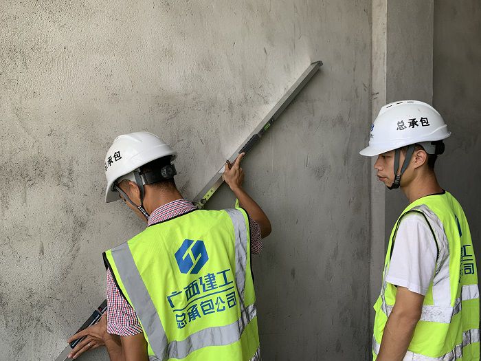 现场知识手艺指导。。。。。梁宗吕 摄.jpg