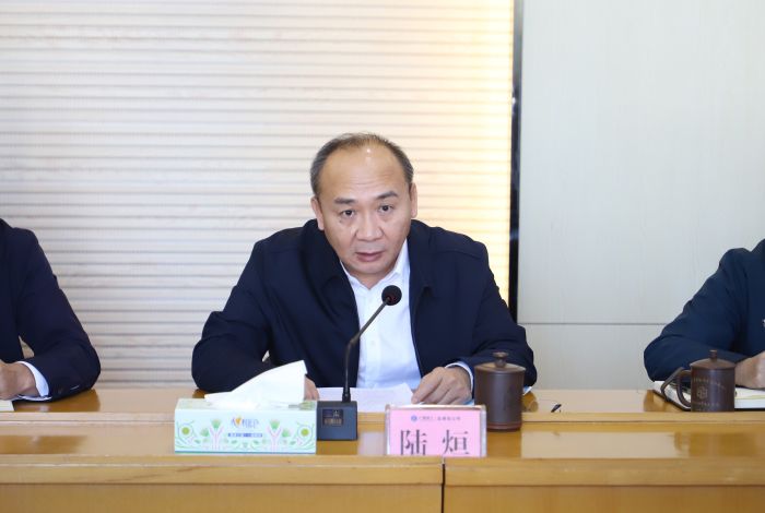 陆烜转达集团圆会精神。。。。。。郑诗宝 摄.jpg