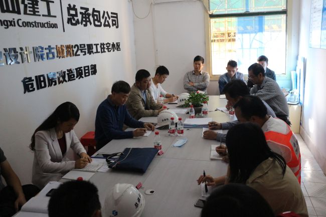 聚会现场。。。。。。。。张钊林 摄.jpg