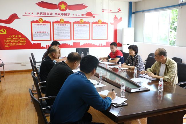 聚会现场。。。。。。。张钊林 摄.jpg