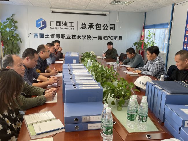 【曾总】五分公司广西领土资源职业手艺学院项目检查    聚会现场。。。。。刘博群  摄.jpg