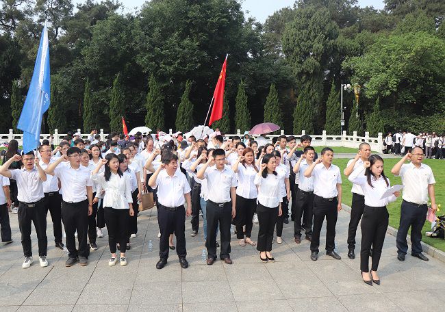 重温入党誓词。。。。。。周煜川摄（修图）.jpg
