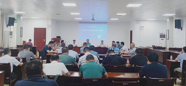 1.1聚会现场。。。。。覃桂整 摄（修图）.jpg