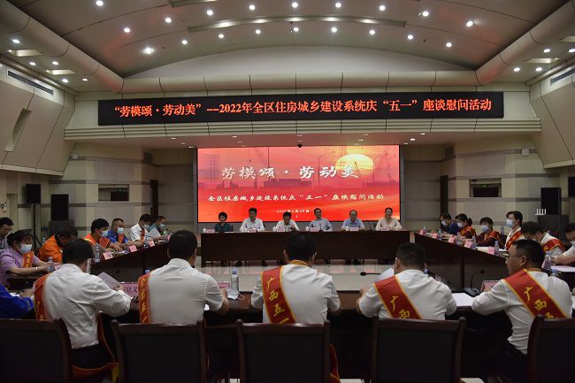 运动现场。。。。ㄐ尥迹.jpg