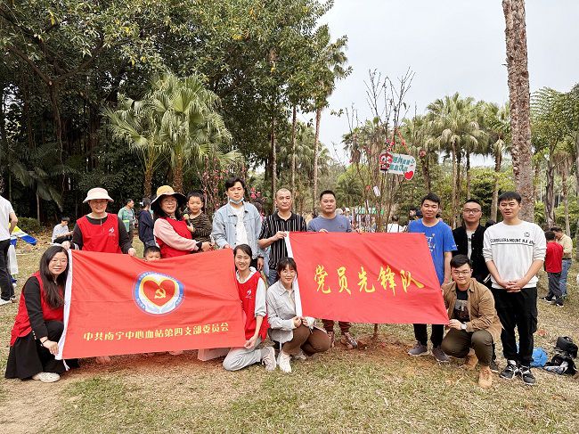 与主理方合影留念。。。。。周煜川 摄（修图）1.jpg