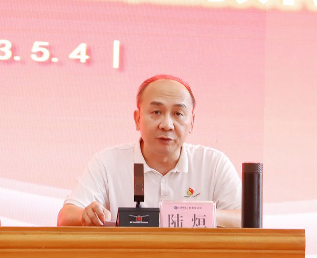 陆烜主持。。。。。杨钰 摄（修图）.jpg