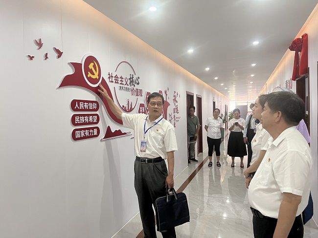 旅行党建文化长廊。。。。。。。卢丽君 摄（修图）.jpg