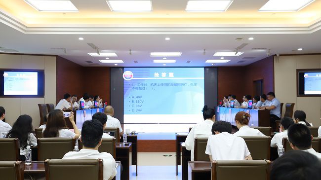 抢答环节。。。。。。。。杨钰 摄（修图）.jpg